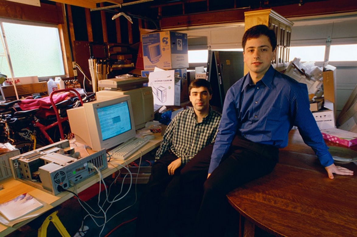 Google-grunnleggerne Larry Page og Sergey Brin i 1999