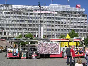Israeli bus on Youngstorget, Oslo, 2004-05-29